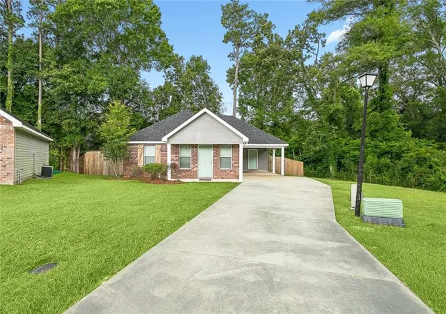 Homes for sale in Ponchatoula, LA | 278 South Park Cir, Ponchatoula, LA 70454 | MLS# 2559296