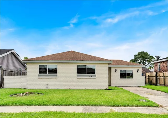 Homes for sale in Avondale, LA | 252 Glendella Dr, Avondale, LA 70094 | MLS# 2559283