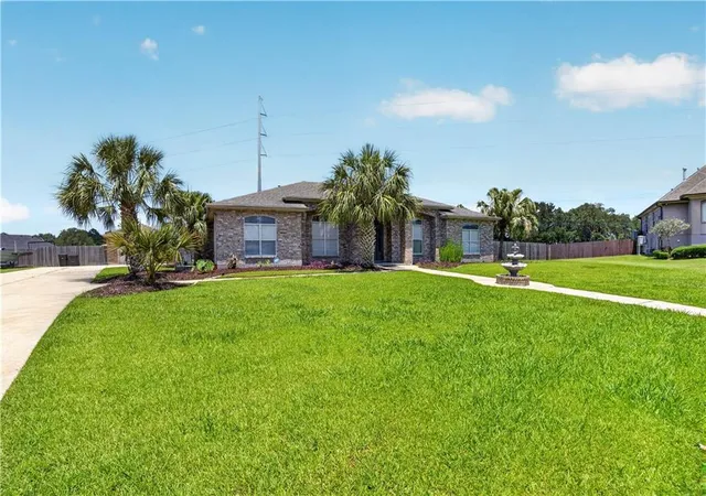 Homes for sale in Belle Chasse, LA | 110 Regina Dr, Belle Chasse, LA 70037 | MLS# 2559163