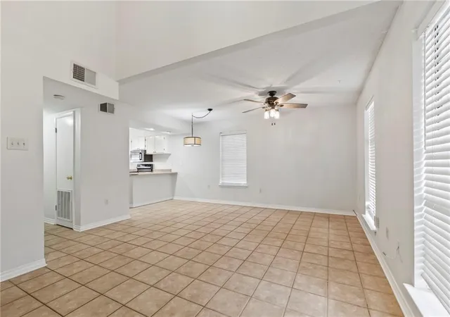 3rd image of 419 Cedarwood Dr, Mandeville, LA 70471