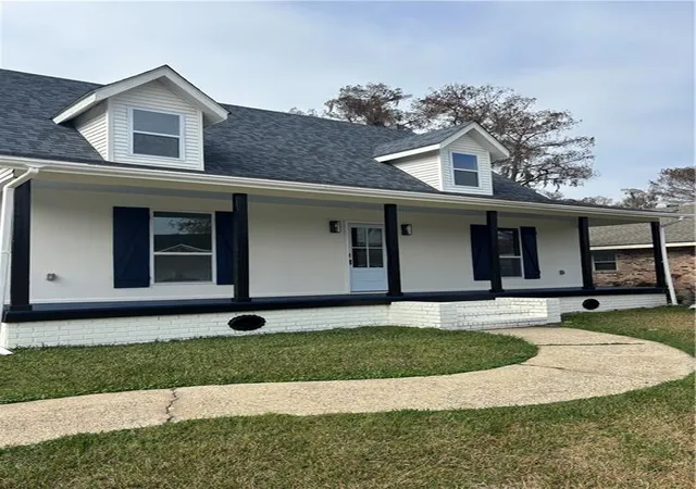 Homes for sale in Destrehan, LA | 3 Oakland Dr, Destrehan, LA 70047 | MLS# 2557062