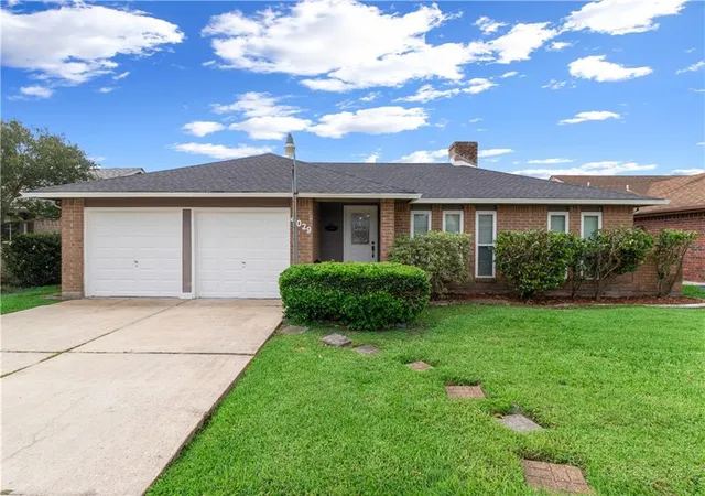 Homes for sale in Harvey, LA | 4029 S Woodbine St, Harvey, LA 70058 | MLS# 2557736