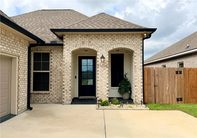 Homes for sale in Baton Rouge, LA | 11035 Denali Ave, Baton Rouge, LA 70810 | MLS# 2559190