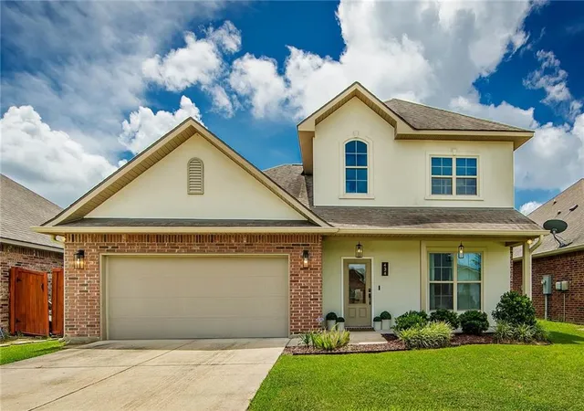 Homes for sale in Houma, LA | 434 Cypress Garden Dr, Houma, LA 70364 | MLS# 2559430