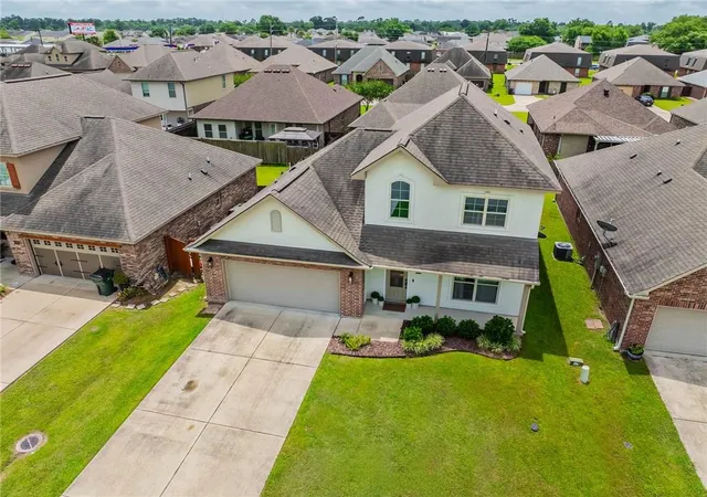 Homes for sale in Houma, LA | 434 Cypress Garden Dr, Houma, LA 70364 | MLS# 2559430