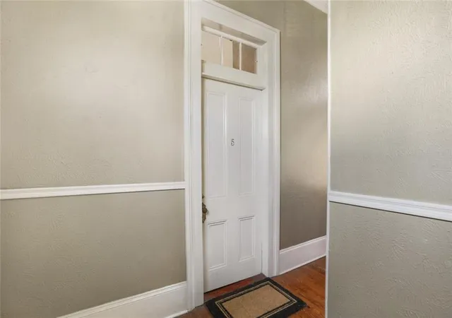 Photo 3 of Condo for sale at 1525 Clio St #5, New Orleans, LA 70130 | MLS# 2559351 | Listing updated on 2026-05-22