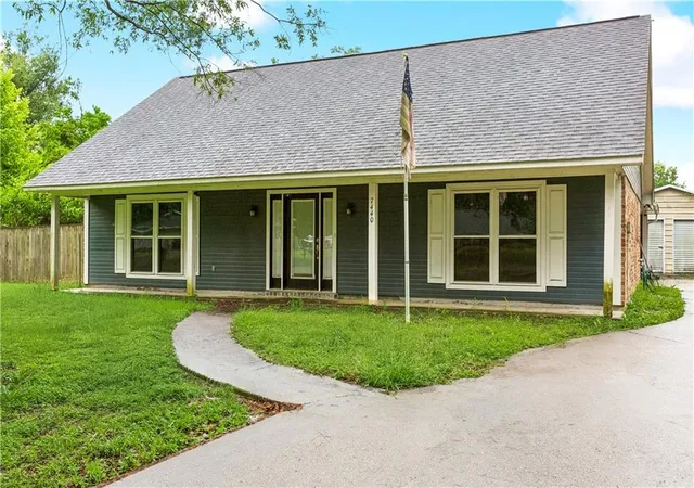 Photo 1 of Sale Pending at 7440 Robinson Dr, Denham Springs, LA 70706 | MLS# 2559393 | Listing updated on 2026-07-14