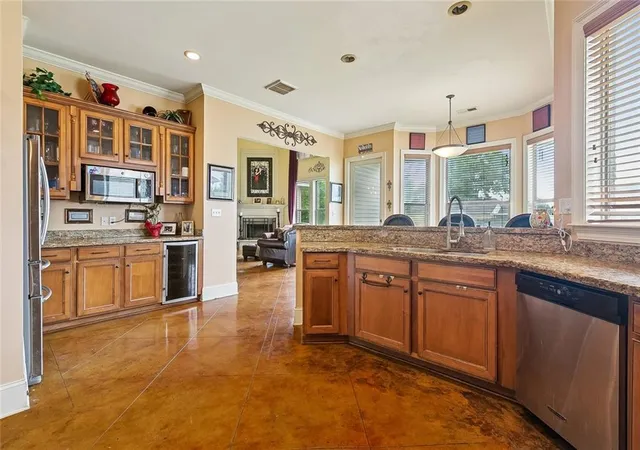 Photo 3 of Single family home for sale at 105 Natchez Tr Dr, Harvey, LA 70058 | MLS# 2559439 | Listing updated on 2026-08-29