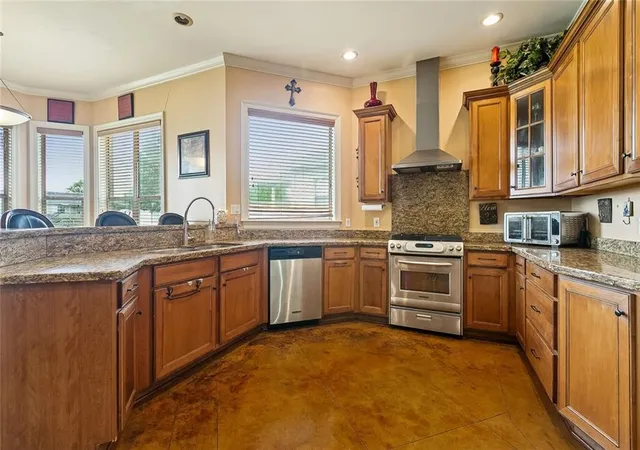 Photo 3 of Single family home for sale at 105 Natchez Tr Dr, Harvey, LA 70058 | MLS# 2559439 | Listing updated on 2026-08-29