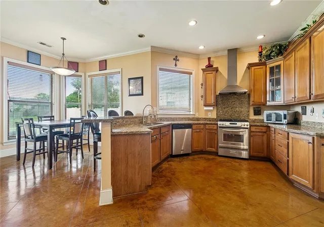Photo 4 of Single family home for sale at 105 Natchez Tr Dr, Harvey, LA 70058 | MLS# 2559439 | Listing updated on 2026-08-29