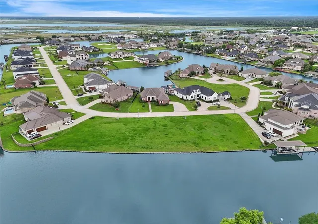 1st image of 464 San Cristobal Ct, Slidell, LA 70458 | MLS# 2559122