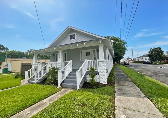 3rd image of 701 Frankilin Ave, Gretna, LA 70053 | MLS# 2559303