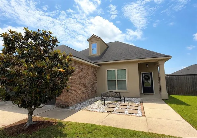 Photo 2 of Single family home for sale at 69088 Taverny Ct, Madisonville, LA 70447 | MLS# 2559416 | Listing updated on 2026-06-29