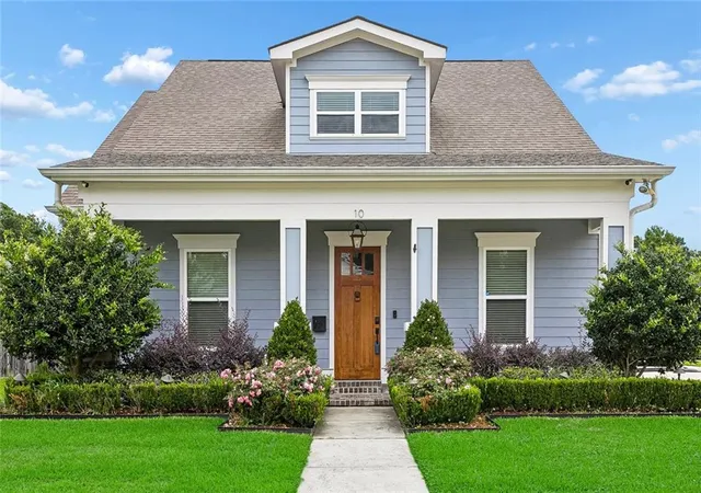 Single family home for sale at 10 Magnolia Pl, New Orleans, LA 70121 | MLS# 2559500 | Listing updated on 2026-06-30