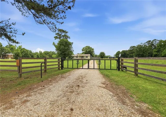 Homes for sale in Independence, LA | 56035 Hwy 1054, Independence, LA 70443 | MLS# 2559419