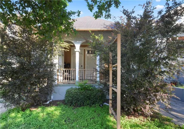 2nd image of 4221 S Carrollton Ave, New Orleans, LA 70119 | MLS# 2559386