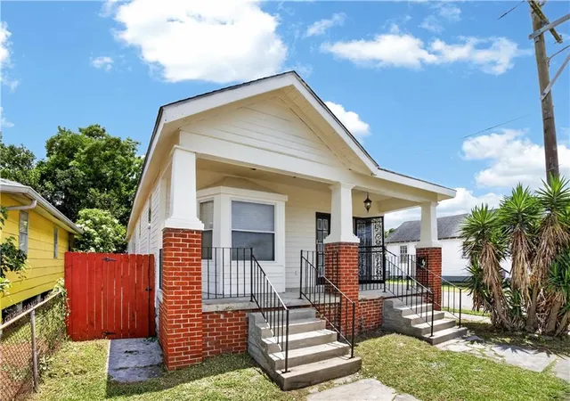 Homes for sale in New Orleans, LA | 1701 Pauline St, New Orleans, LA 70117 | MLS# 2559606