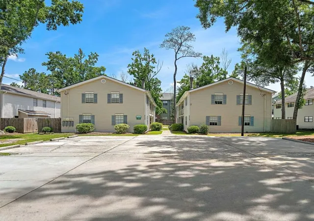 2nd image of 713 Heavens Dr #2, Mandeville, LA 70471 | MLS# 2559530