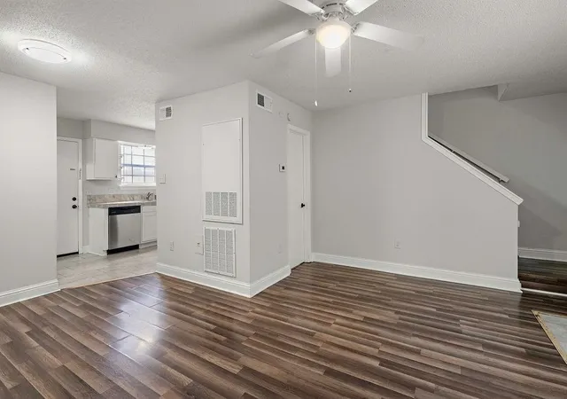 5th image of 713 Heavens Dr #2, Mandeville, LA 70471 | MLS# 2559530