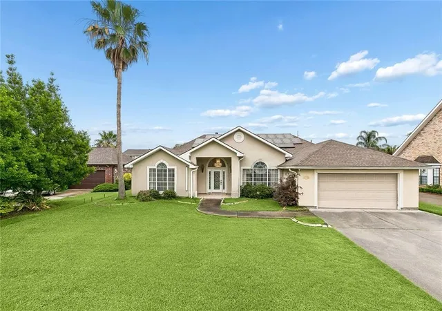 1st image of 1117 Lake Louise Dr, Gretna, LA 70056 | MLS# 2559622