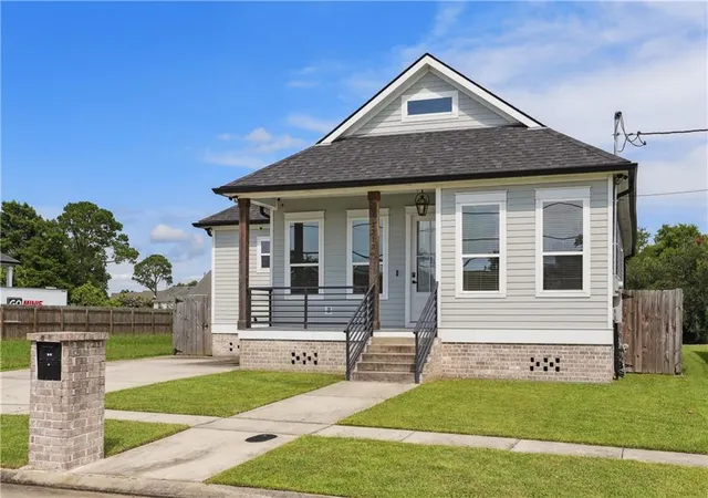 2nd image of 2313 Aycock St, Arabi, LA 70032 | MLS# 2559376