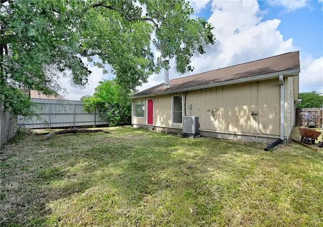 Homes for sale in Harvey, LA | 3216 Timberlane Way Dr, Harvey, LA 70058 | MLS# 2559640