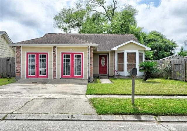 Homes for sale in Harvey, LA | 3216 Timberlane Way Dr, Harvey, LA 70058 | MLS# 2559640