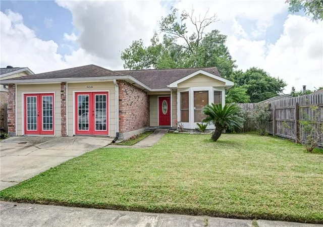 Homes for sale in Harvey, LA | 3216 Timberlane Way Dr, Harvey, LA 70058 | MLS# 2559640