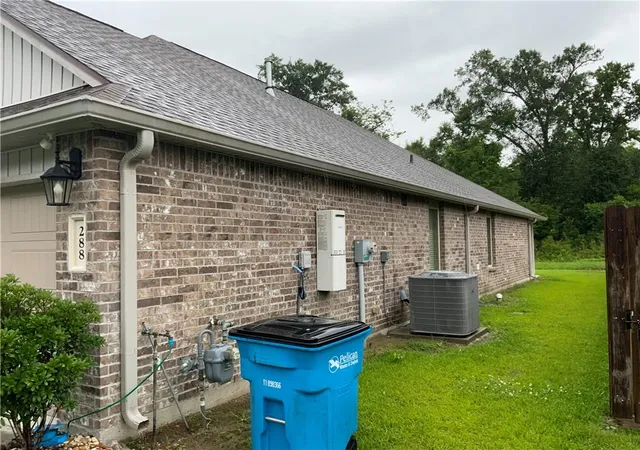 Homes for sale in Hahnville, LA | 288 Pretty Acres Ave, Hahnville, LA 70057 | MLS# 2559643