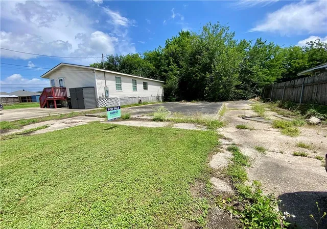 1st image of 107 3rd St, Chalmette, LA 70043 | MLS# 2559660