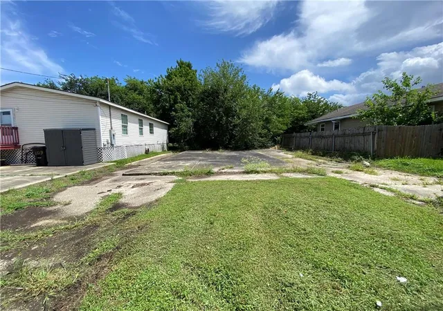 2nd image of 107 3rd St, Chalmette, LA 70043 | MLS# 2559660