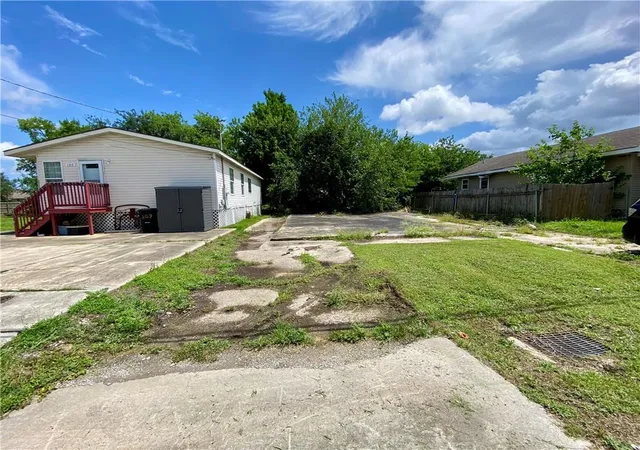 3rd image of 107 3rd St, Chalmette, LA 70043 | MLS# 2559660