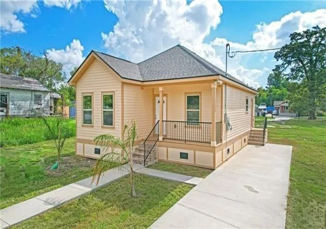 Homes for sale in New Orleans, LA | 2110 Mardi Gras Blvd, New Orleans, LA 70114 | MLS# 2559703