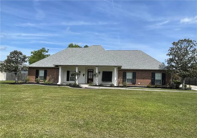 1st image of 40183 Azalea Dr, Ponchatoula, LA 70454 | MLS# 2559608