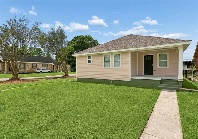 Photo 2 of Sale Pending at 1041 Sumner St, New Orleans, LA 70114 | MLS# 2559681 | Listing updated on 2026-08-03