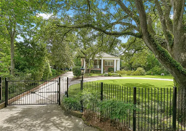 2nd image of 3 Bamboo Rd, New Orleans, LA 70124 | MLS# 2556935