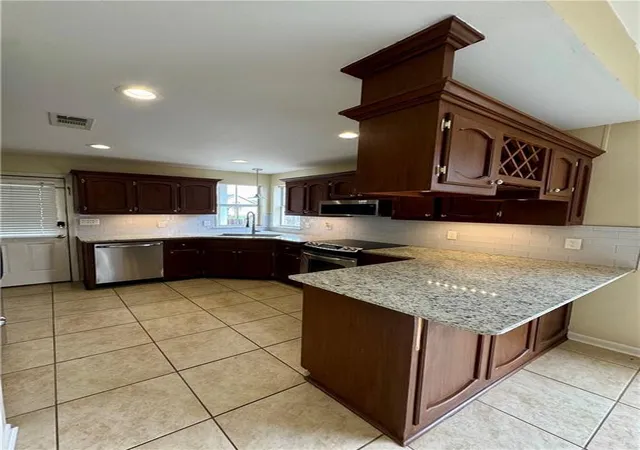 3rd image of 17361 Lake Iris Ave, Baton Rouge, LA 70817 | MLS# 2558534