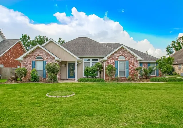 Homes for sale in Luling, LA | 125 Cottage Dr, Luling, LA 70070 | MLS# 2558577