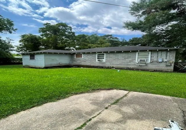 4th image of 915 Adair St, Mandeville, LA 70448 | MLS# 2559572