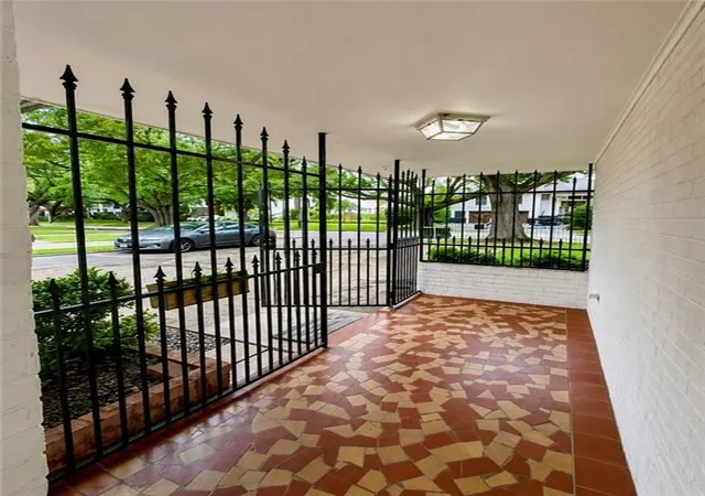 2nd image of 5526 Pratt Dr, New Orleans, LA 70122 | MLS# 2556942