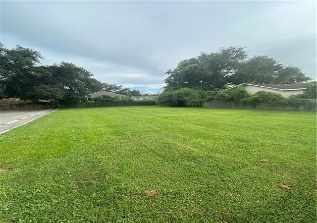 Photo 1 of Land for sale at 1516 Seville Dr, New Orleans, LA 70122 | MLS# 2559983 | Listing updated on 2026-05-27