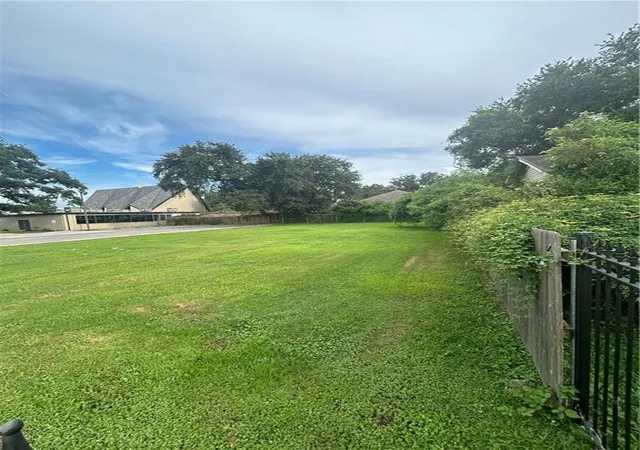 Photo 2 of Land for sale at 1516 Seville Dr, New Orleans, LA 70122 | MLS# 2559983 | Listing updated on 2026-05-27