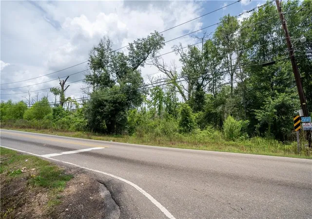 1st image of 00 Wardline Rd, Hammond, LA 70401 | MLS# 2559485
