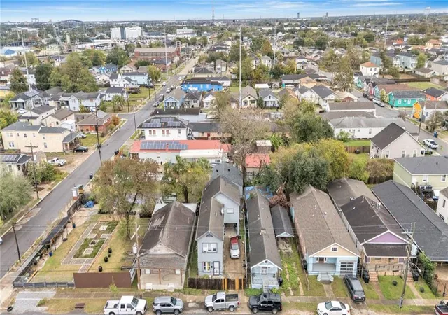 Listing Photo 4 - Condo for sale in building located at 2669 New Orleans St, New Orleans, LA 70119