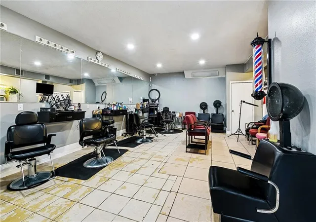 Photo 3 of House for sale at 2000 Dumaine St, New Orleans, LA 70116 | MLS# 2560086 | Listing updated on 2026-05-27