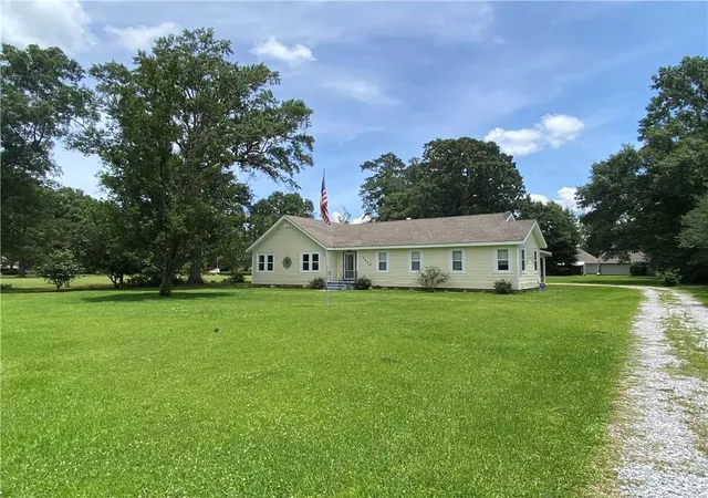 Photo 2 of Single family home for sale at 1610 N Duncan Ave, Amite, LA 70422 | MLS# 2560121 | Listing updated on 2026-05-28