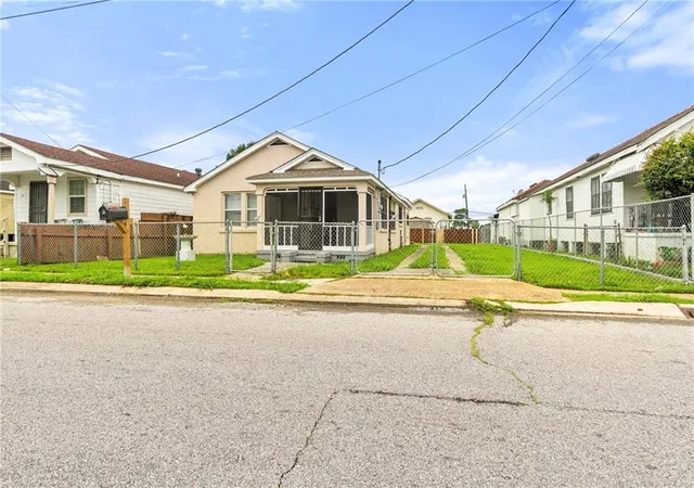 Homes for sale in New Orleans, LA | 4442 Dale St, New Orleans, LA 70126 | MLS# 2560040