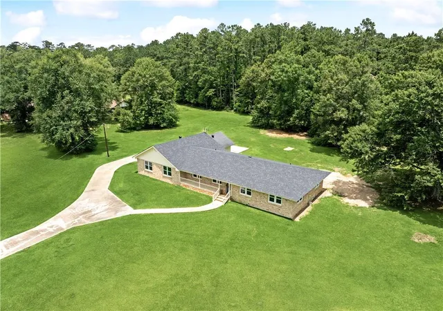 Photo 2 of Single family home for sale at 23051 Will Richardson Rd, Ponchatoula, LA 70454 | MLS# 2558258 | Listing updated on 2026-07-11