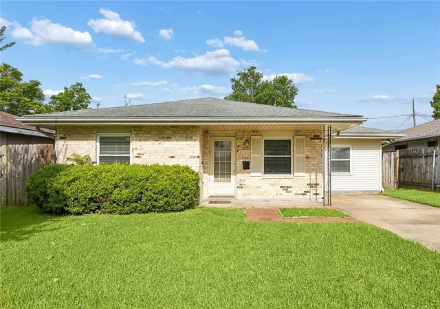 Homes for sale in Kenner, LA | 4161 Ole Miss Dr, Kenner, LA 70065 | MLS# 2559089