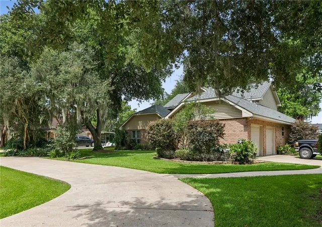 Homes for sale in Destrehan, LA | 2231 Ormond Blvd, Destrehan, LA 70047 | MLS# 2559133